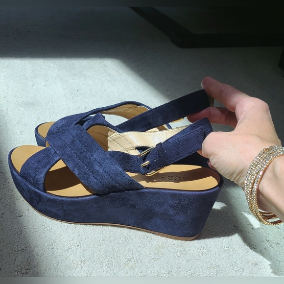 Midnight Blue Platform Sandals - Picture 4 of 7